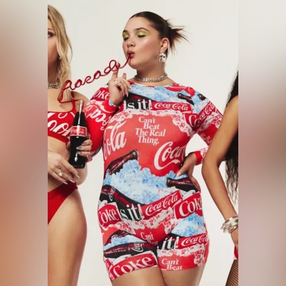 PARADE COCA COLA LONG SLEEVE ROMPER ONESIE - Picture 2 of 9